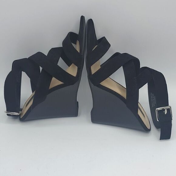 Forever 21 Black Strappy Wedges Size 7.5 - Picture 14 of 17